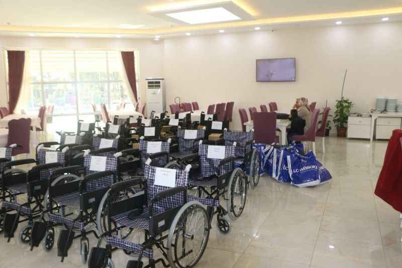 Under the auspices of Kilis Governorship and Mayor's Office, we distributed wheelchair types and clothing aids to 450 disabled brothers in need with a ceremony.